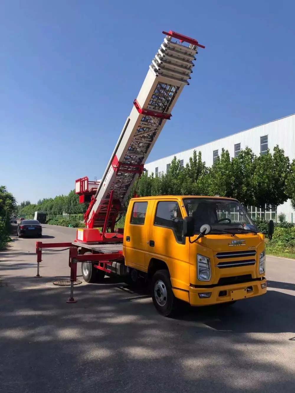 南溪附近的云梯车出租服务：轻松解决高空作业需求