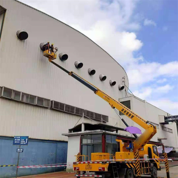 南溪高空作业车出租服务：专业广告牌安装解决方案