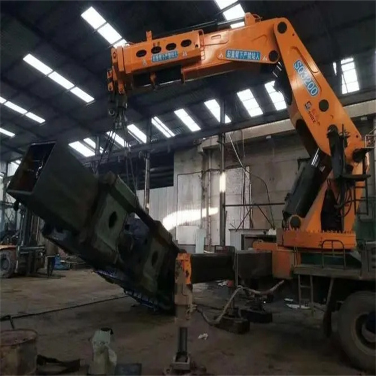 南溪130吨折臂吊车出租吊机租赁附近电话