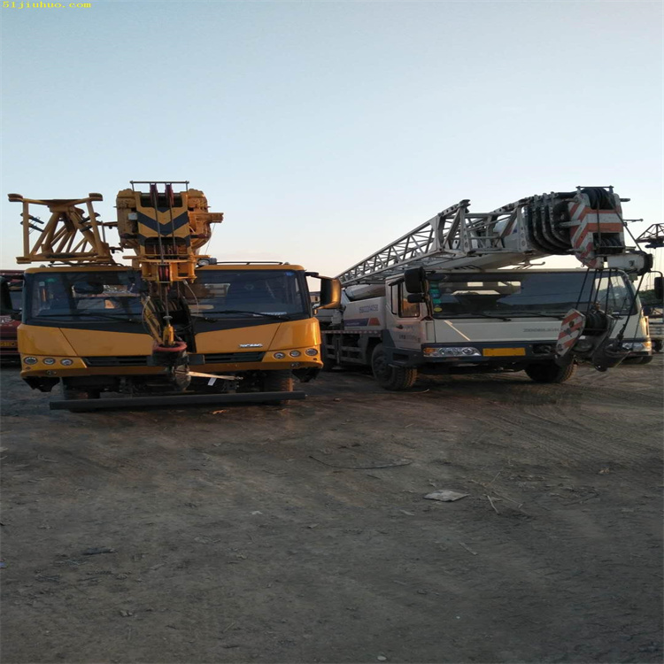 南溪吊车吊挖机正确办法